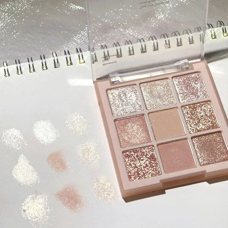 Knitted Eyeshadow Palette – Glitter & Matte