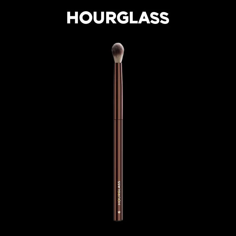 Hourglass Makeup Brush No.6 – Soft Round Head Brush