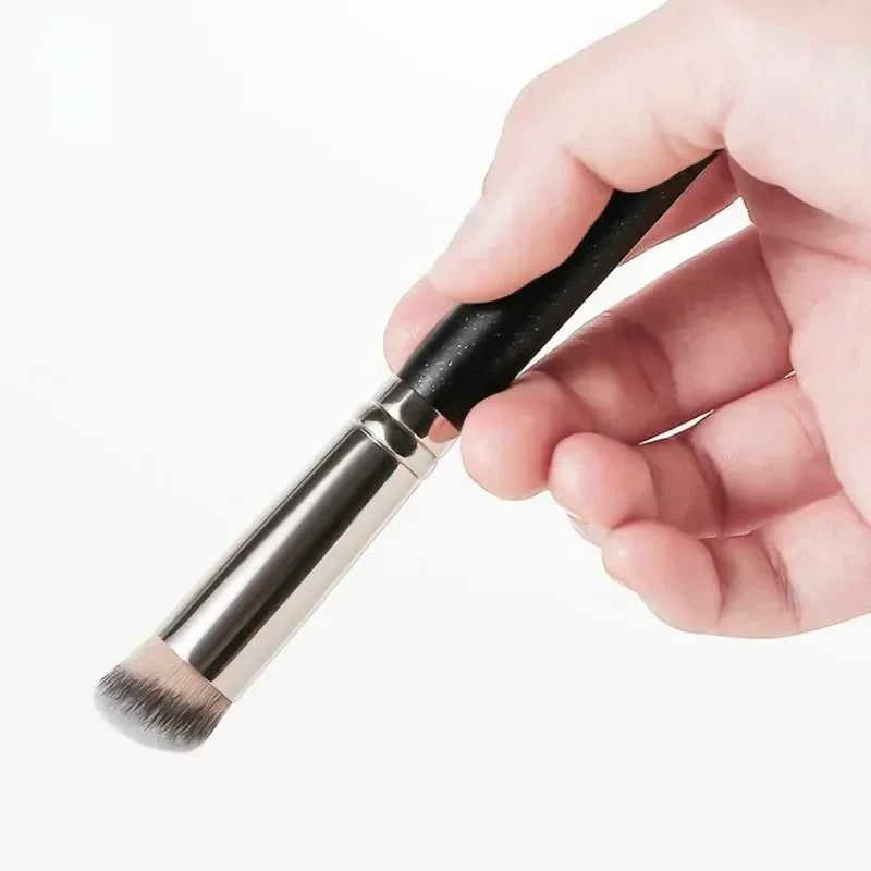 Concealer & Contour Brush – Flawless Blending