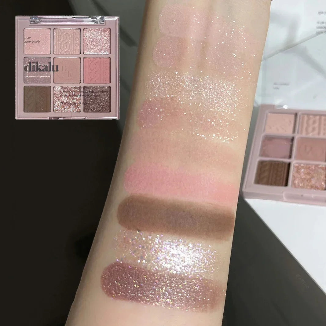 Knitted Eyeshadow Palette – Glitter & Matte