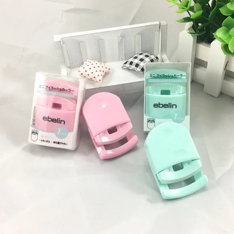 Mini Eyelash Curler – Portable Folding Lash Tool