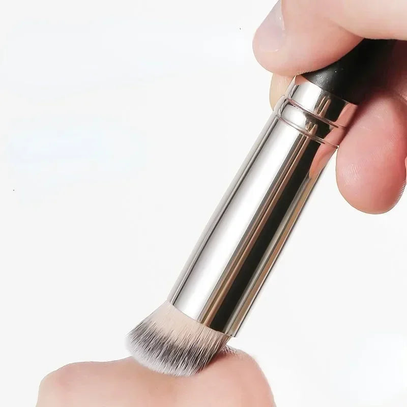 Concealer & Contour Brush – Flawless Blending