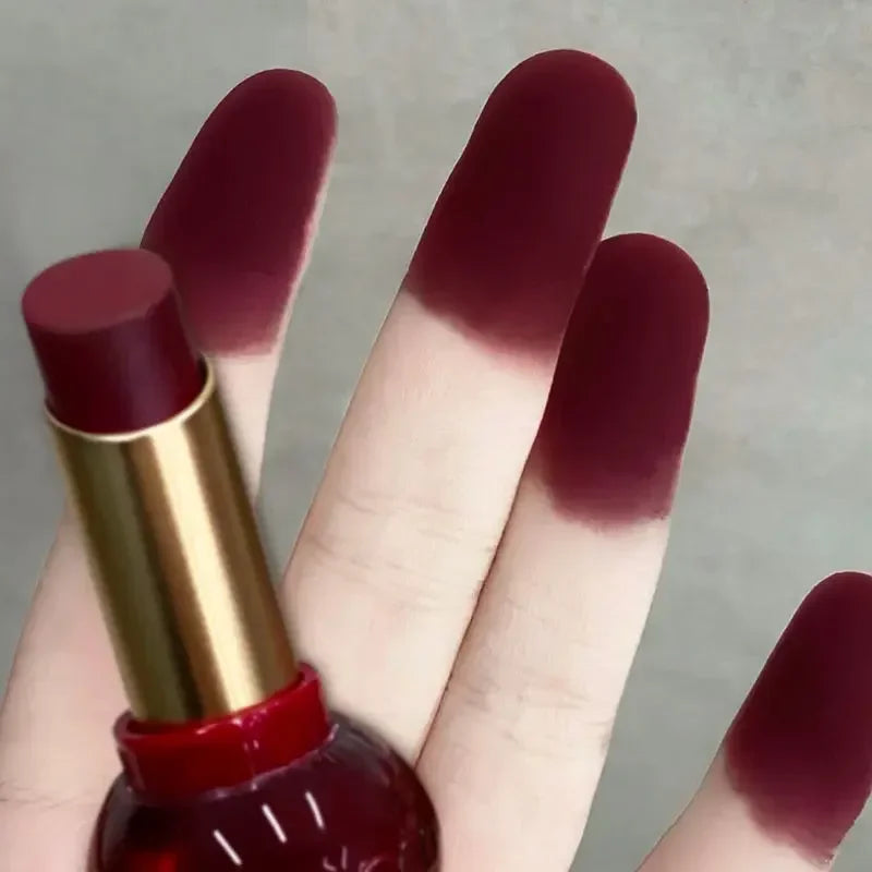 Velvet Matte Lipstick – Long-Lasting Nude & Non-Stick Lip Tint